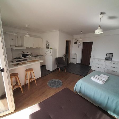 Fundeni - Garsoniere - Langa Spital Apartment Bukares Bagian luar foto