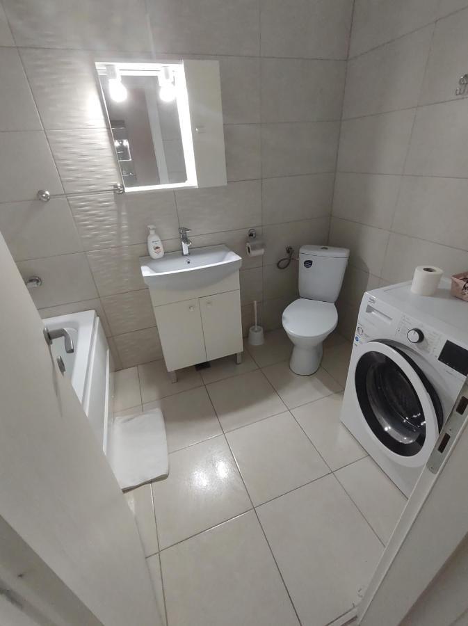 Fundeni - Garsoniere - Langa Spital Apartment Bukares Bagian luar foto