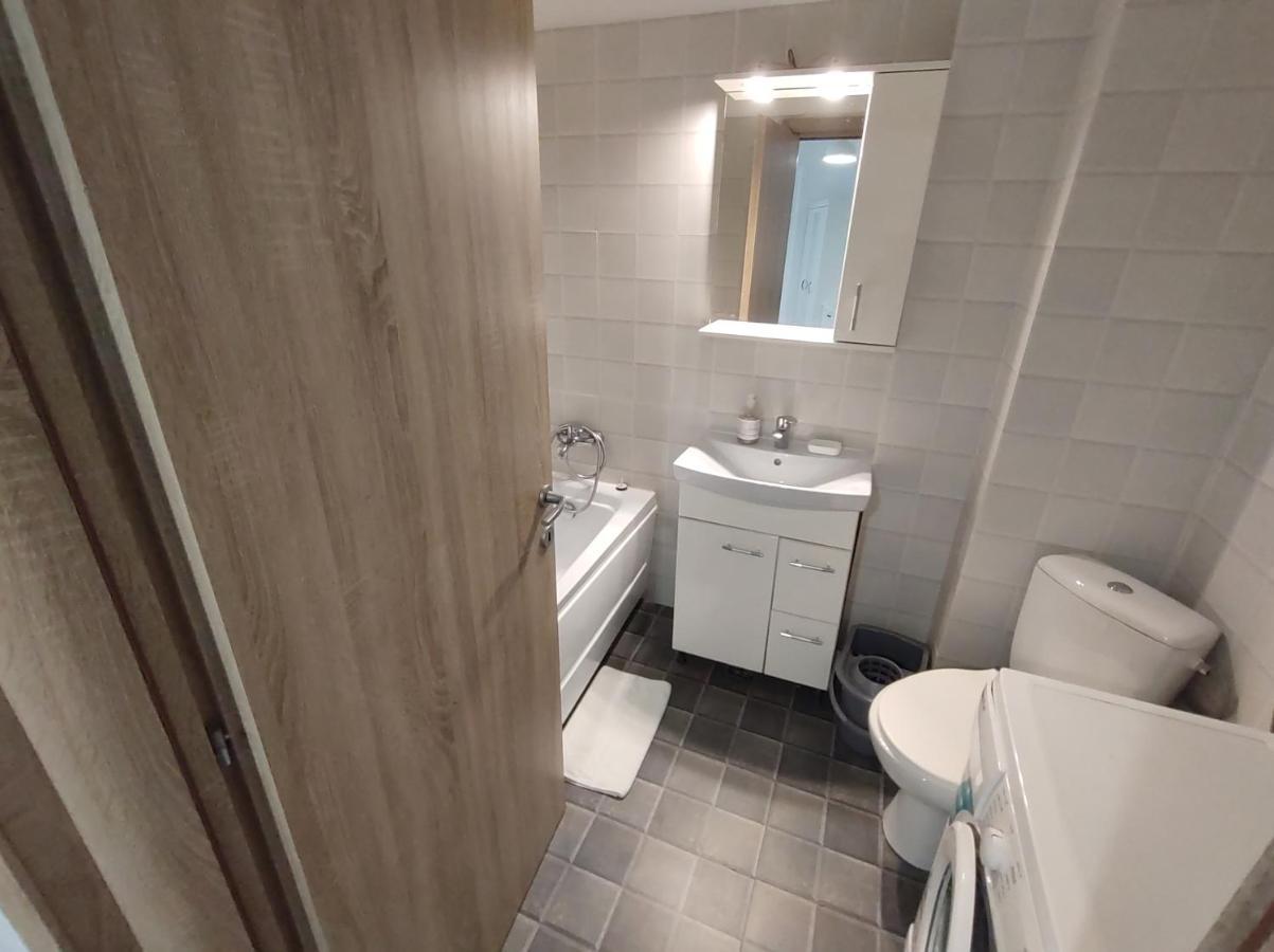 Fundeni - Garsoniere - Langa Spital Apartment Bukares Bagian luar foto