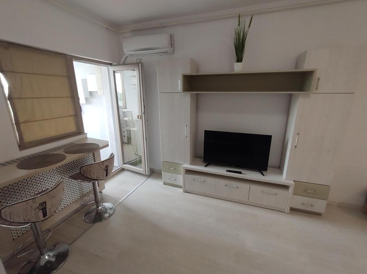 Fundeni - Garsoniere - Langa Spital Apartment Bukares Bagian luar foto