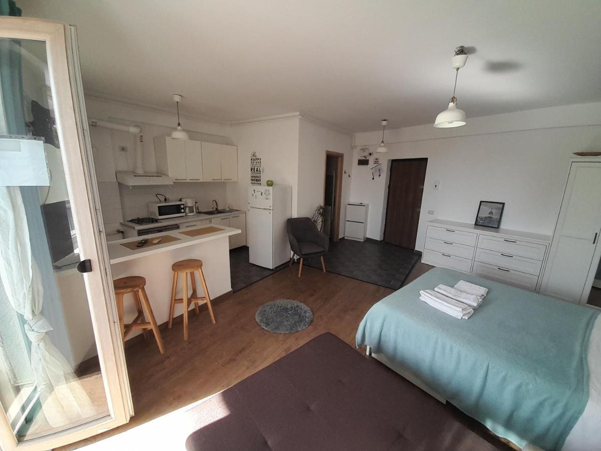 Fundeni - Garsoniere - Langa Spital Apartment Bukares Bagian luar foto